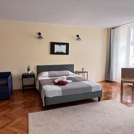 Mrhost Central Braşov Exteriör bild